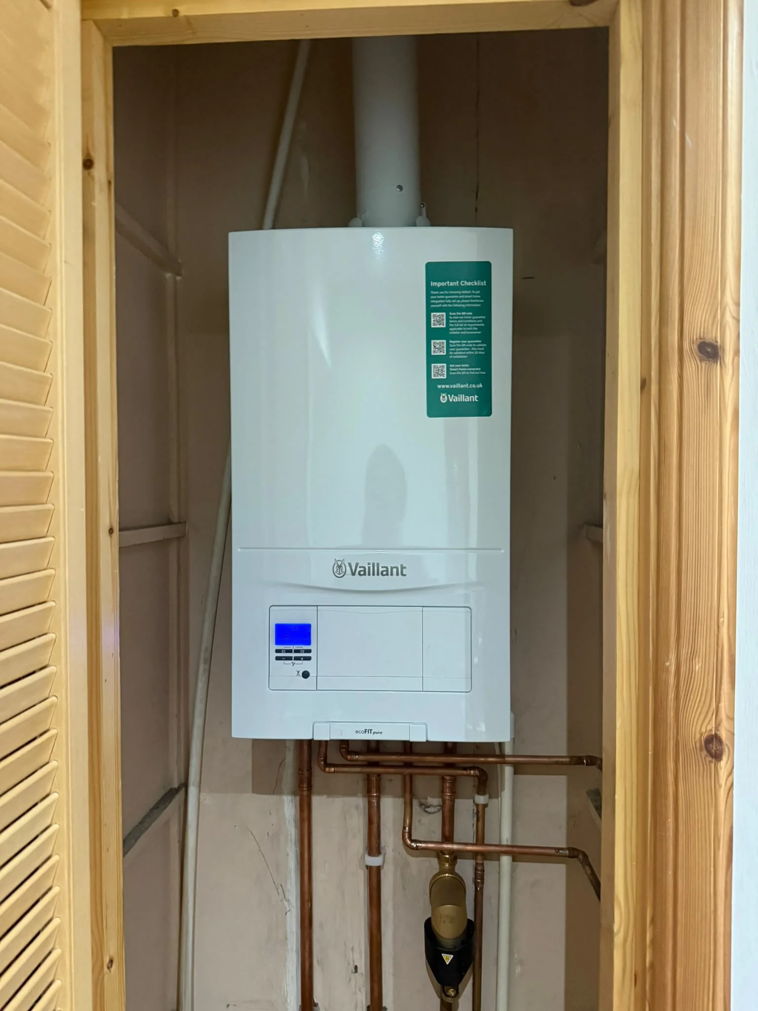 Vaillant ecoFIT gas boiler installation with new copper pipework and magnetic filter